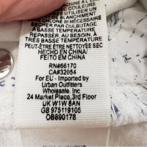 We The Free White Cropped Raw Hem Flare Jeans Size 27 - Picture 10 of 16